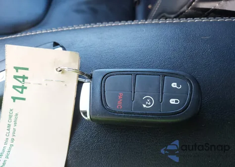 2017 Jeep Cherokee Limited 4X4 z USA, uszkodzony, nr VIN 1C4PJMDS2HW597207